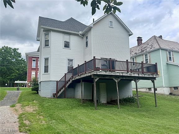 3rd image of 210 Phillips St