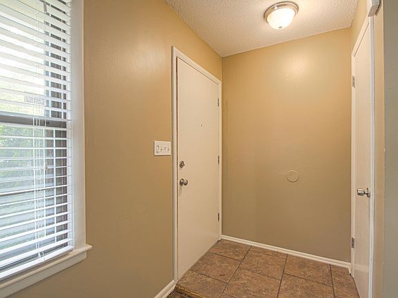 3rd image of 11710 Fremont Ave