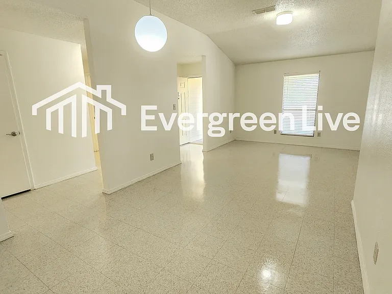 2241 Zuni Ct — Photo 5