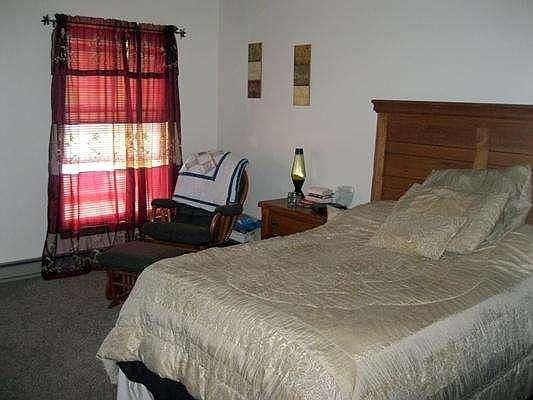 5th image of 300 Foxwood Dr
