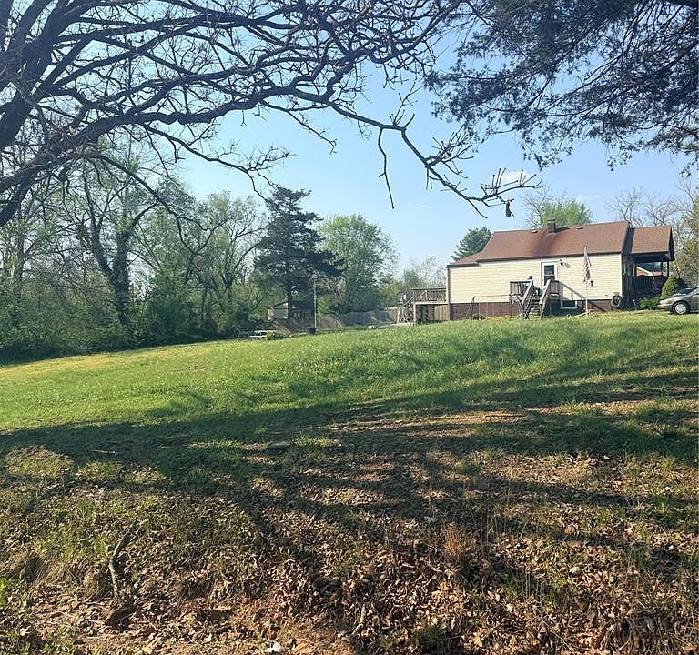 2nd image of 907 S Warfel St