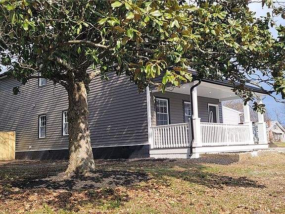 2nd image of 20 Echo Ave