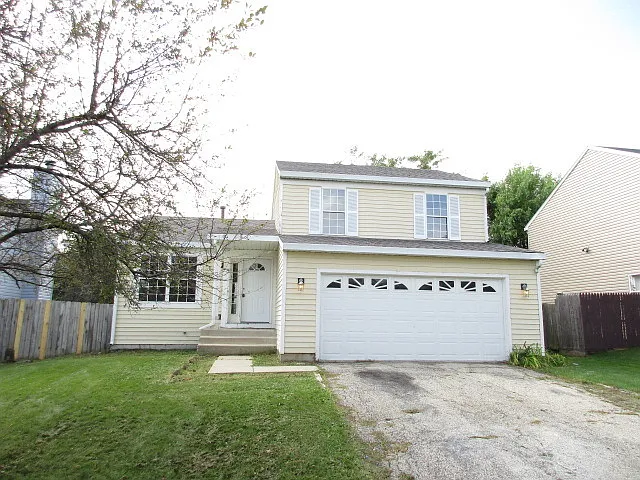 2025 Evergreen Ln photo 1