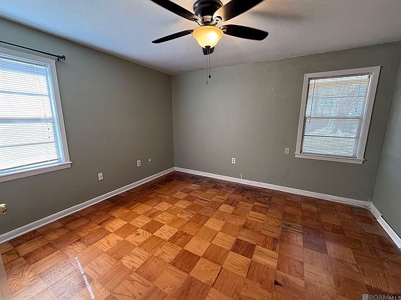 4th image of 288 E Parkland Dr