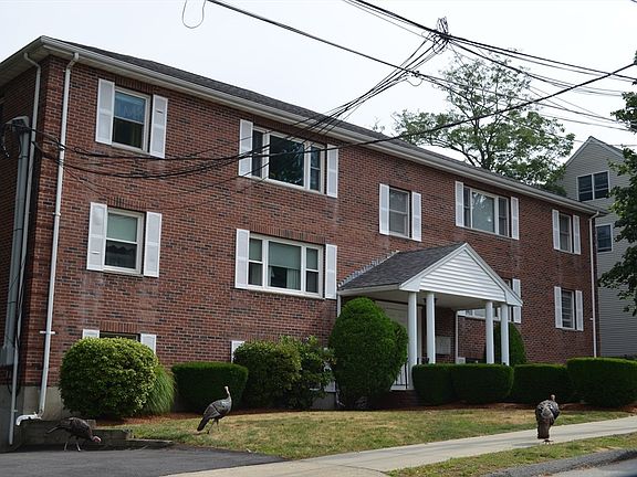 2nd image of 22 Roosevelt Rd APT 4
