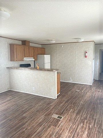 2nd image of 817 Monroe Ln
