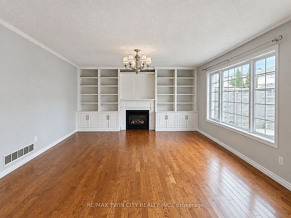 5th image of 920 Marl Meadow Ct