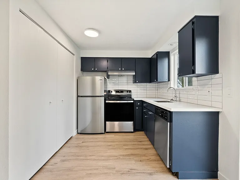 5427 NE Killingsworth St — Photo 7