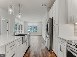 1761 Old Meadow Rd #209, McLean, VA 22101