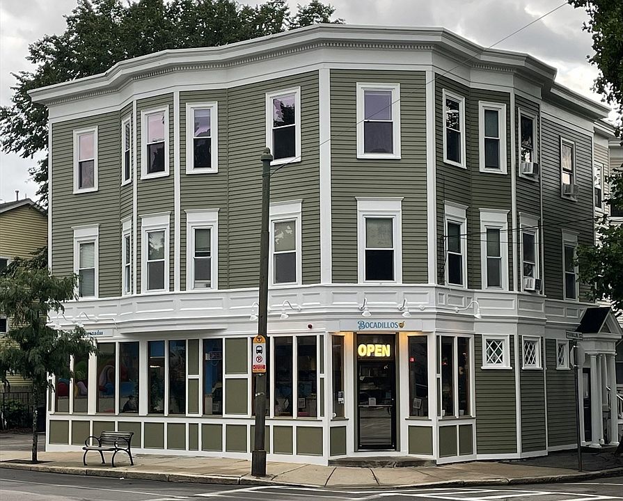 1st image of 293 Cypress St