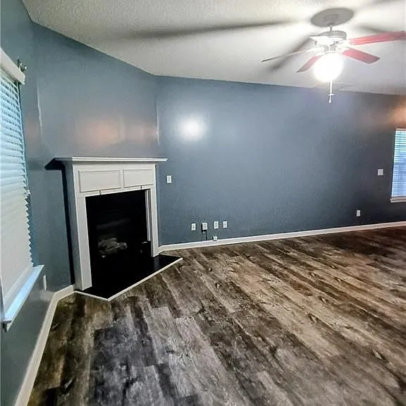 325 Barshay Dr — Photo 4