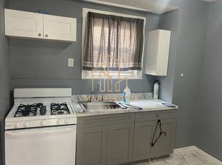 228 Weequahic Ave #2B, Newark, NJ 07112