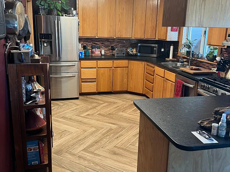 555 Baker St — Photo 13