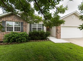 692 E Gallup Hill Rd, Nixa, MO 65714