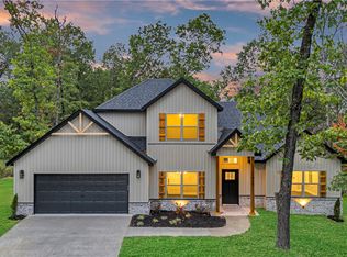 15 Ingleborough Dr, Bella Vista, AR 72715