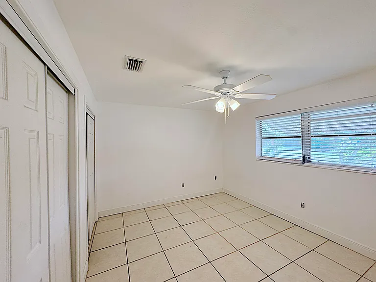 202 SE 3rd Ter #1 — Photo 10