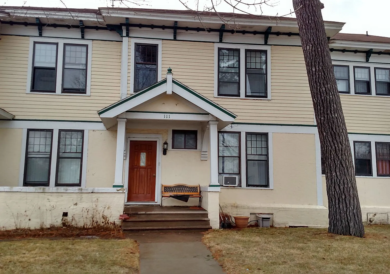 2 bed, 1320 sqft, $920 — Photo 1