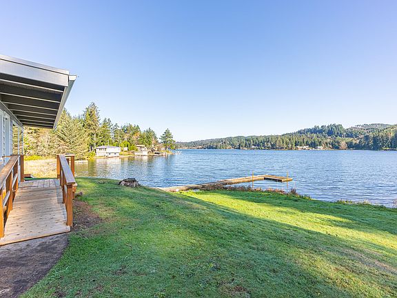 2nd image of 1640 NE Lake Cove Dr