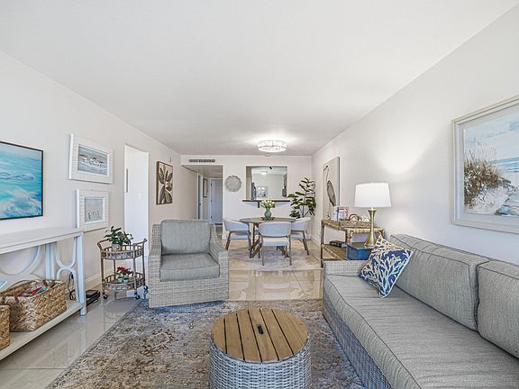 5th image of 6 Royal Palm Way #211