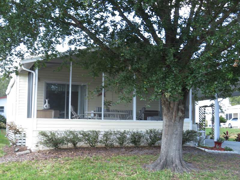 1st image of 784 Honeysuckle Ln