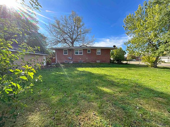 3rd image of 2621 Cedarberry Rd.