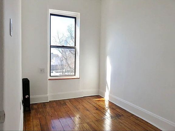 4th image of 582 Vanderbilt Ave APT 4