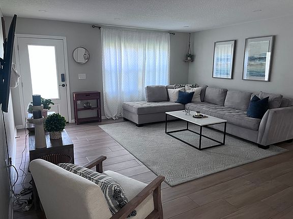 2nd image of 2321 Pleasant Dr