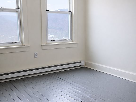 4th image of 1139 W Mulberry St