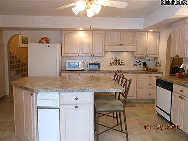 4th image of 32560 Carriage Ln