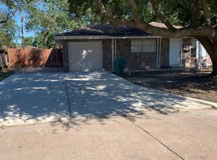 2811 Wentworth Ln, Pasadena, TX 77506