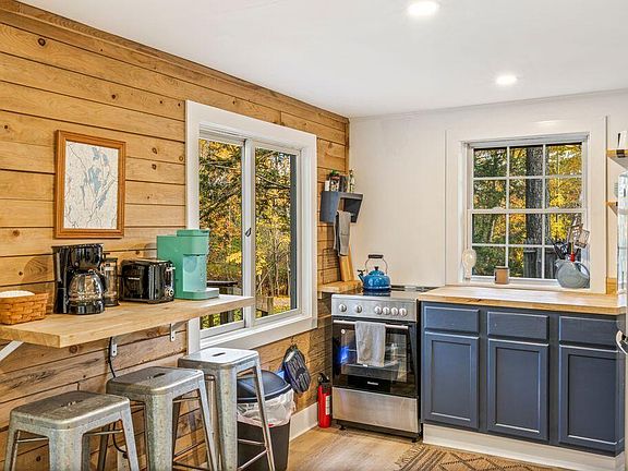 4th image of 107 Pinewoods Trail
