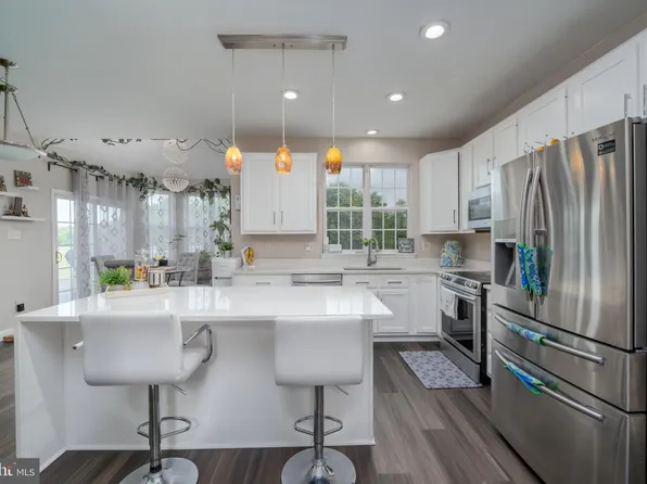 17533 Shale Dr, Hagerstown, MD 21740