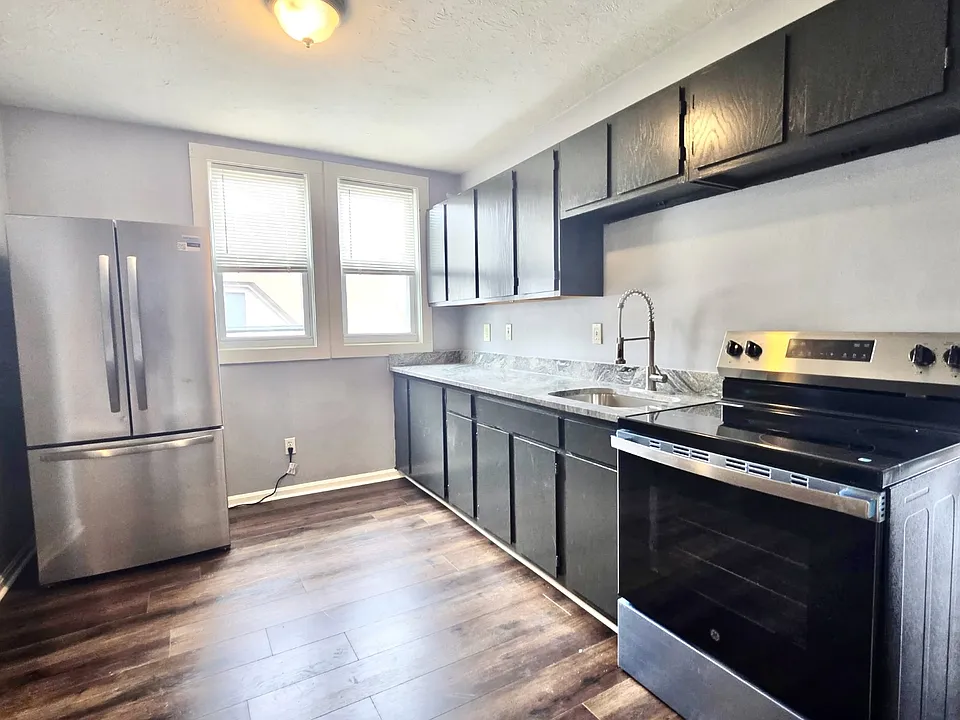 113 W Boylston St #5