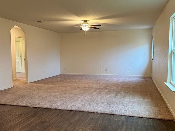 4th image of 701 Yearwood Ln