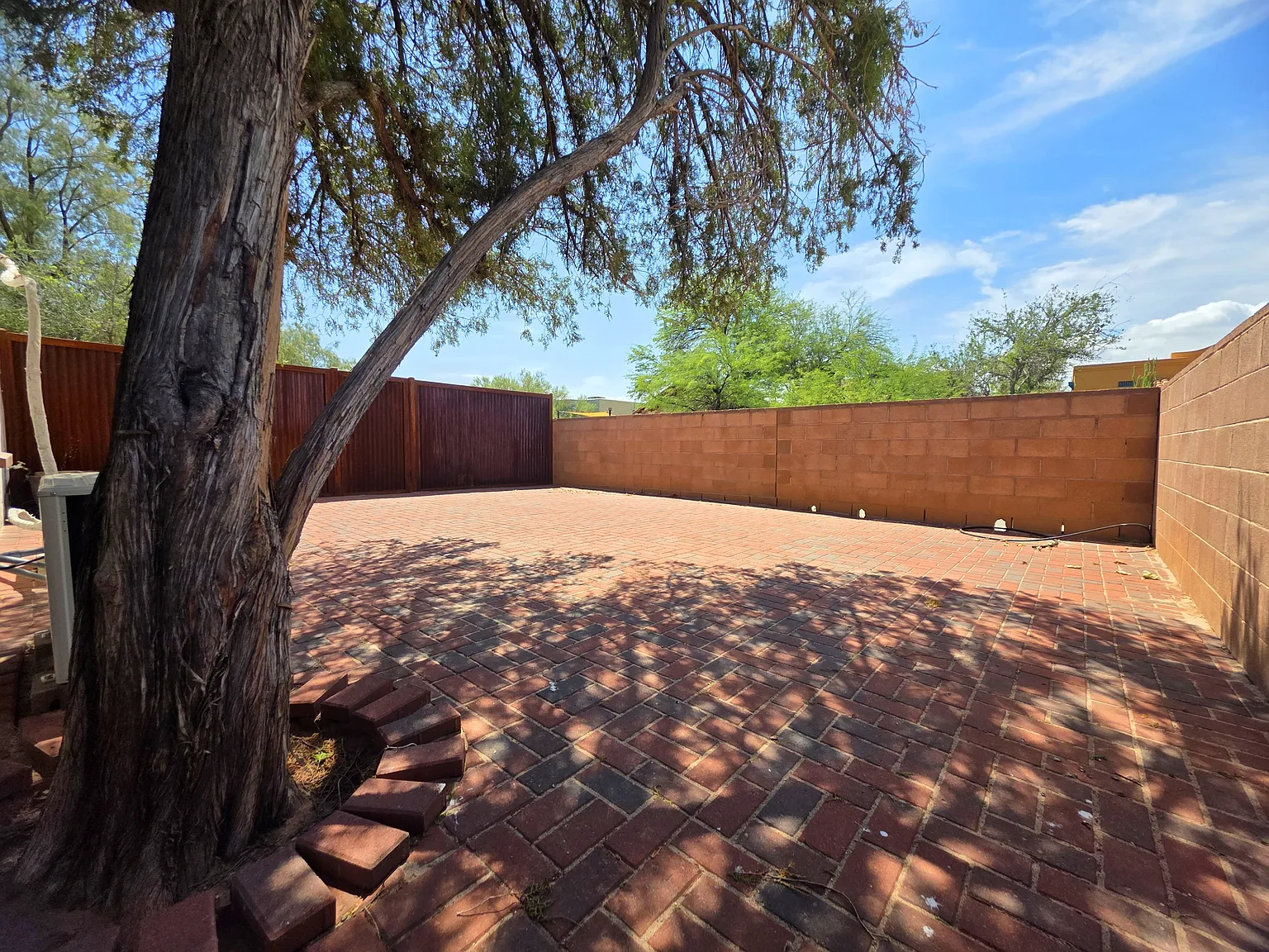 435 E Drachman St — Photo 3