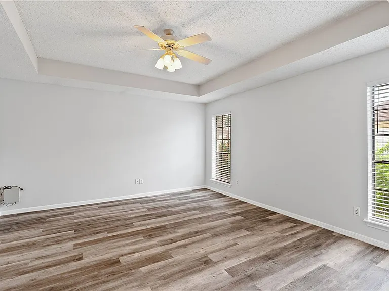 2210 Dorsey St — Photo 13