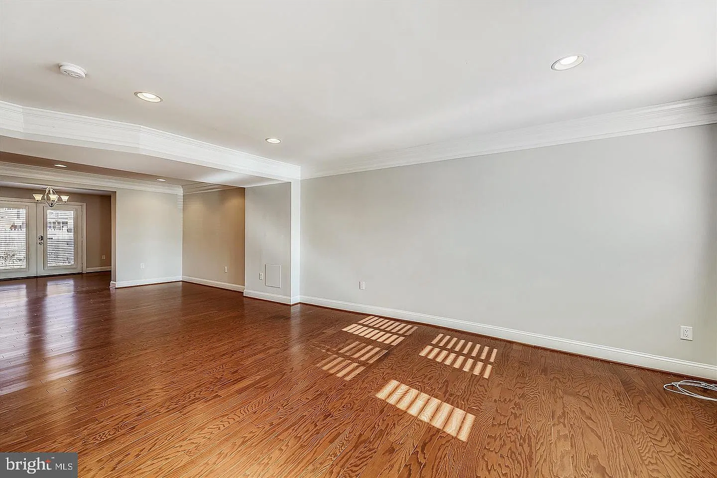 3 bed, 2.5 bath, 1716 sqft, $4,000 — Photo 3