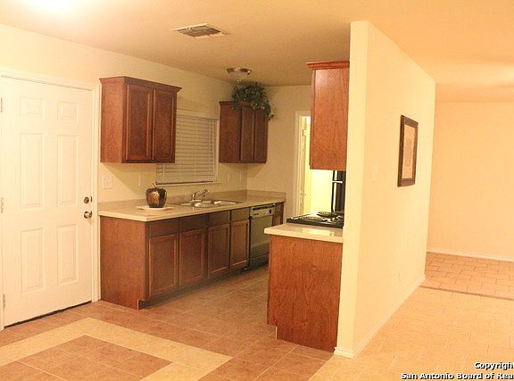 5th image of 1023 Honeytree Ln
