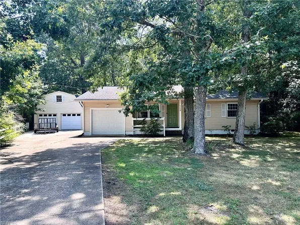 1708 Seaford Rd, Seaford, VA 23696