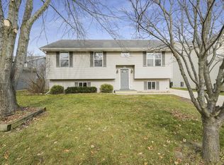 910 92nd St, Pleasant Prairie, WI 53158