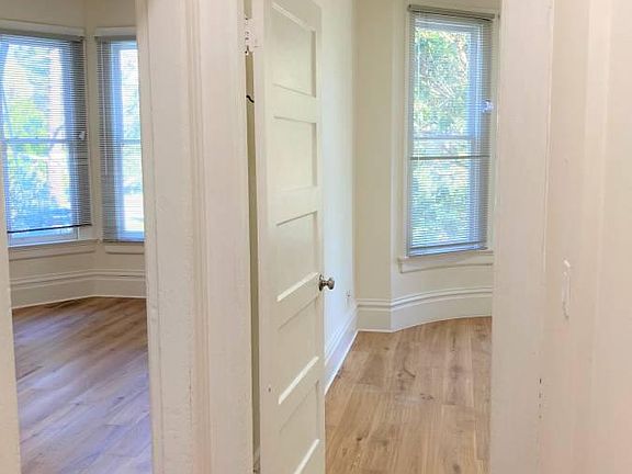 2nd image of 2029 Oak St #A