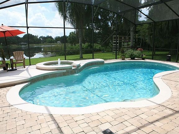 3rd image of 3219 Margaret Oaks Ln