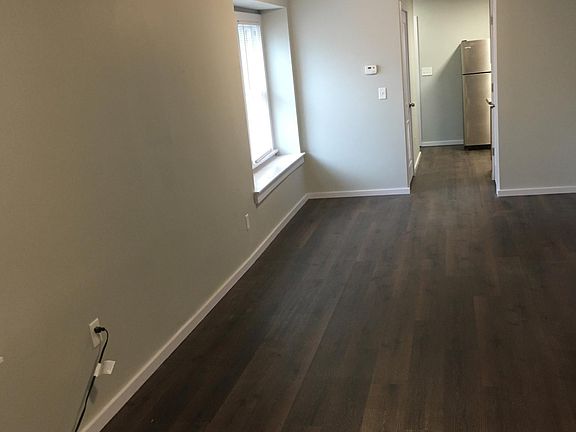 4th image of 2323 S Early St