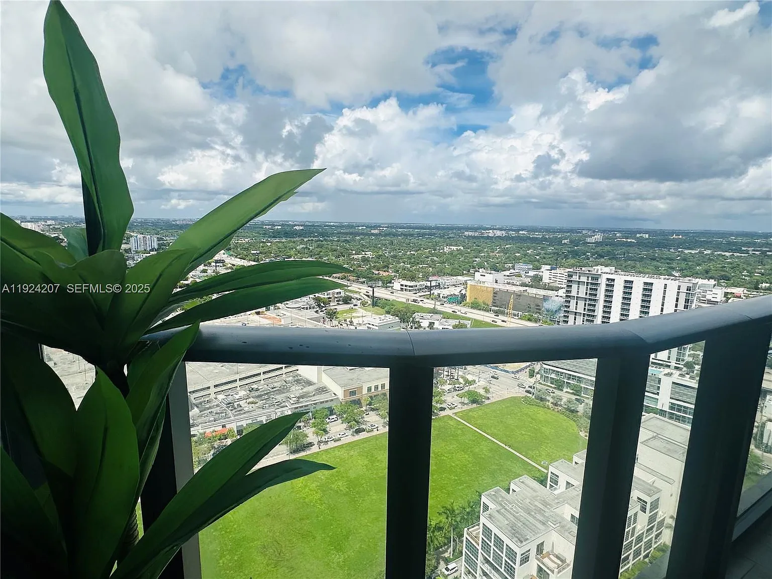 3401 Midtown Condo — Photo 3