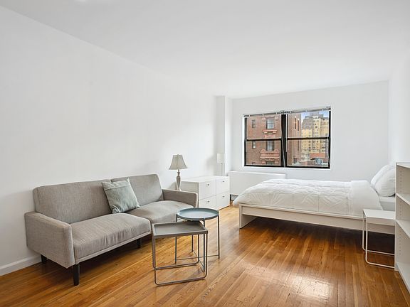 3rd image of 186 W 80th St APT 6D