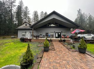 807 Riessen Rd, Grants Pass, OR 97526