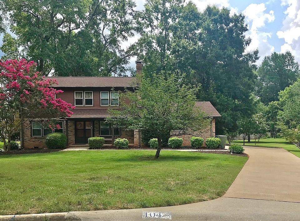 1st image of 104 Candlewood Ct