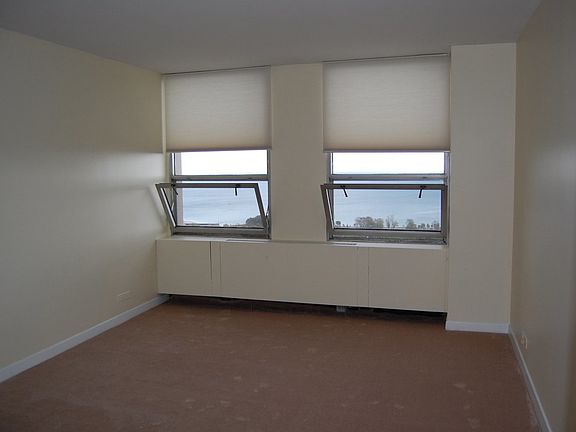 5th image of 2626 N Lakeview Ave APT 2907