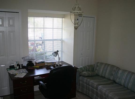 4th image of 1104 Bainbridge St E