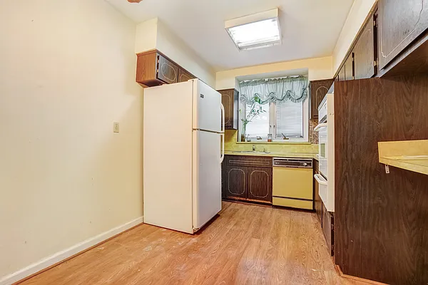 Sold by Compass | media 3